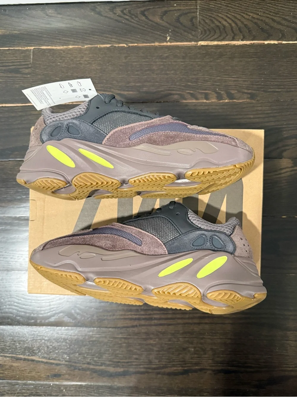 Adidas Yeezy Boost 700 Mauve NWB